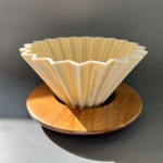 【日本】Origami 摺紙濾杯 奶茶色 S號 含木座