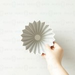 【日本】Origami 摺紙濾杯 霧灰色 S號 含木座
