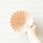 【日本】Origami 摺紙濾杯 霧粉色 M號 含木座