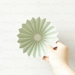 【日本】Origami 摺紙濾杯 霧綠色 M號 含木座